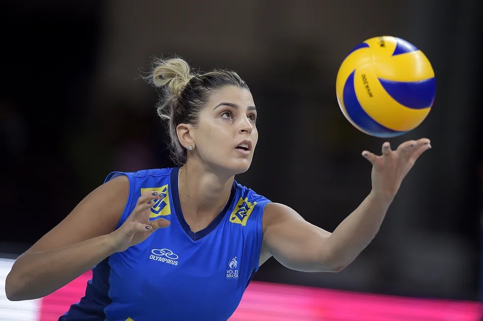 Mari Paraíba se despede do vôlei aos 38 anos