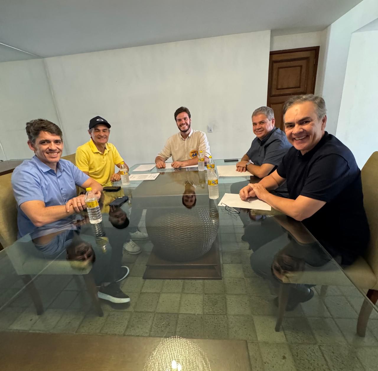​Com foco no segundo turno, Bruno se reúne com Romero, Cássio e Tovar