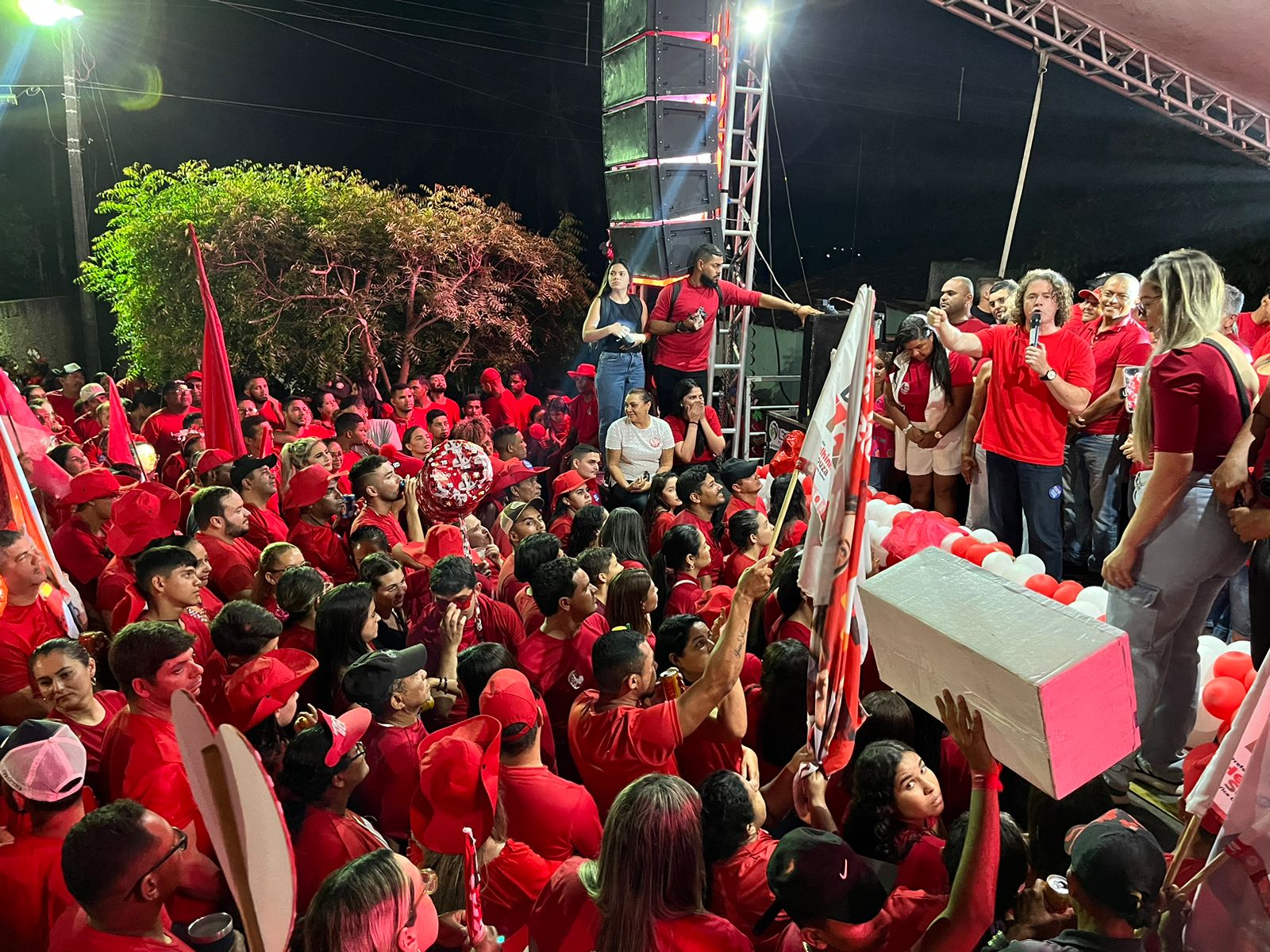 ​Em final de semana decisivo para a eleição, Veneziano intensifica presença e apoio do MDB nas campanhas municipais da Paraíba